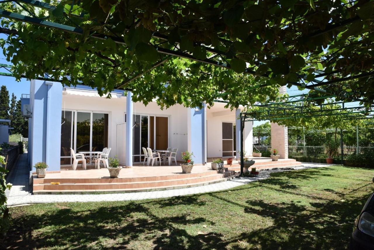 Apartments Fati & Flori Ulcinj Exterior photo