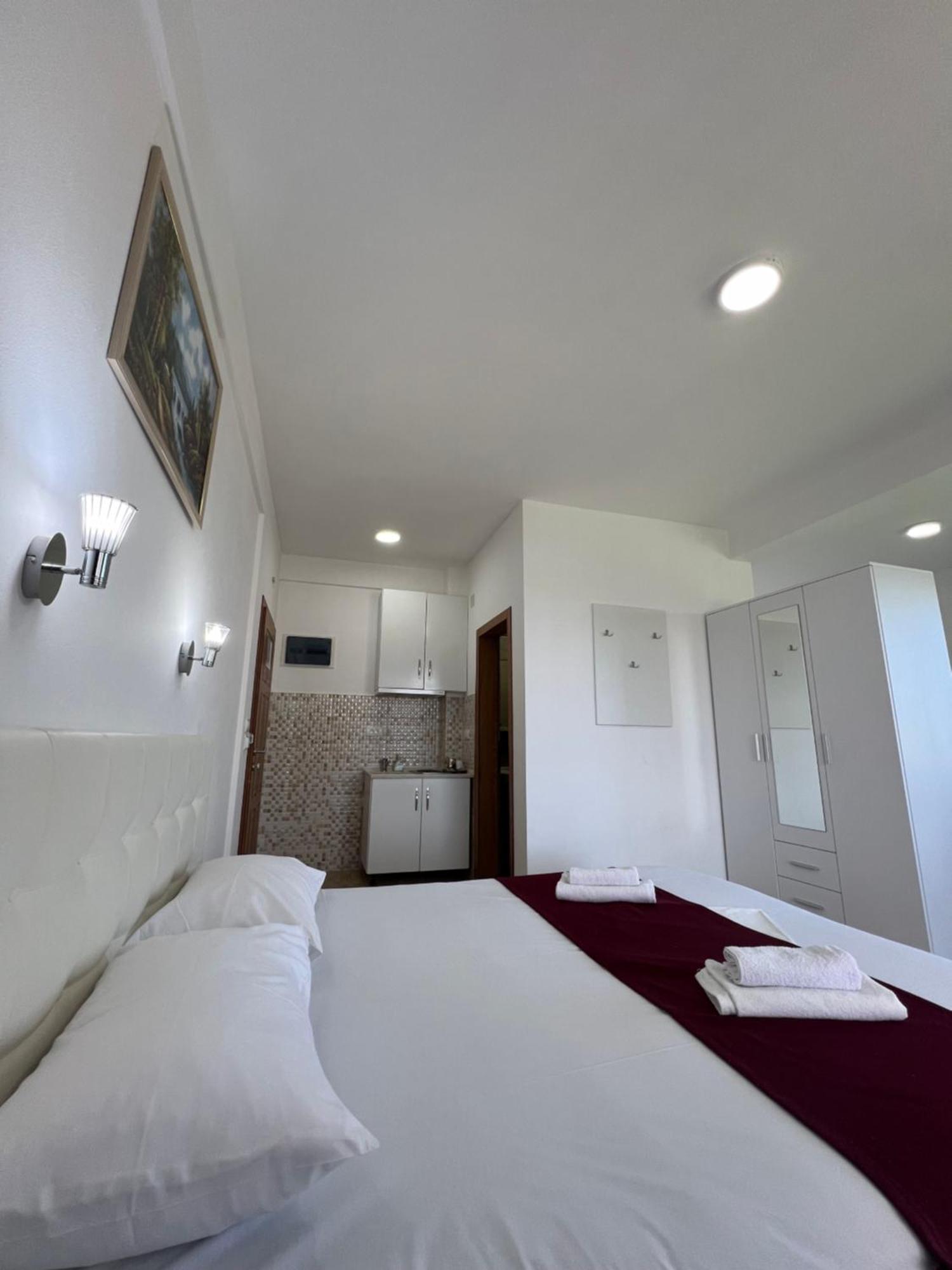 Apartments Fati & Flori Ulcinj Exterior photo